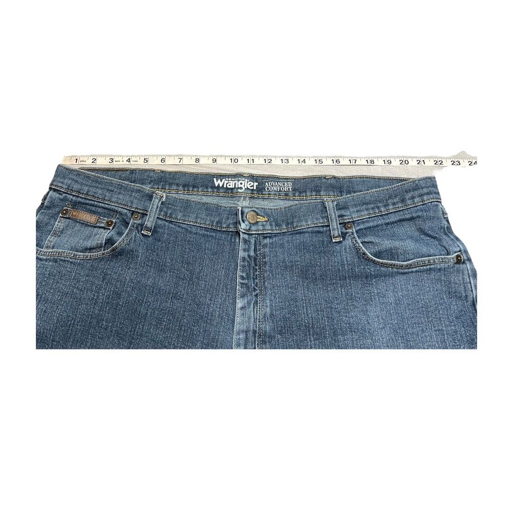 Wrangler Jeans Men's 42 X 30 Blue Denim Cotton High-Rise Straight Leg Zip Fly - Picture 8 of 8